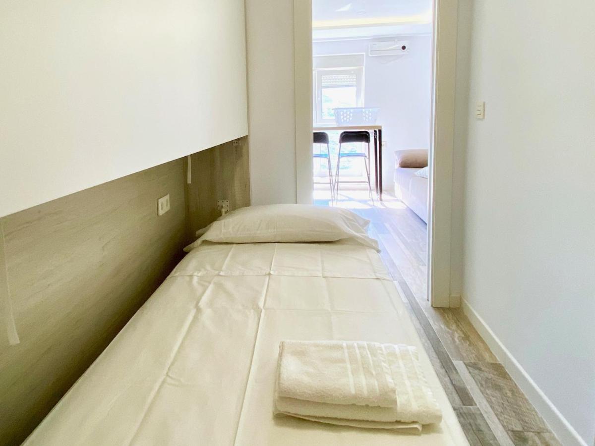 Moderno Estudio En Sierra Nevada โมนาชิล ภายนอก รูปภาพ